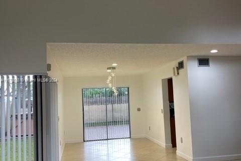 House in Miami, Florida 3 bedrooms, 178.28 sq.m. № 1395084 - photo 10