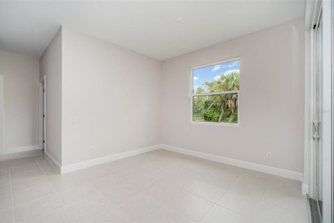 House in North Port, Florida 3 bedrooms, 167.97 sq.m. № 1382753 - photo 9