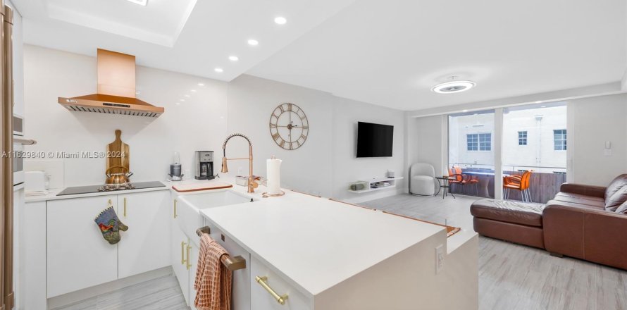 Condo in Miami Beach, Florida, 1 bedroom  № 1290631