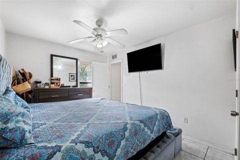 Townhouse in Tampa, Florida 3 bedrooms, 93.83 sq.m. № 1436906 - photo 11