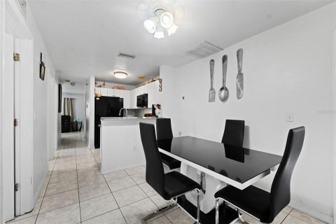 Townhouse in Tampa, Florida 3 bedrooms, 93.83 sq.m. № 1436906 - photo 8