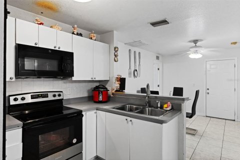 Townhouse in Tampa, Florida 3 bedrooms, 93.83 sq.m. № 1436906 - photo 7