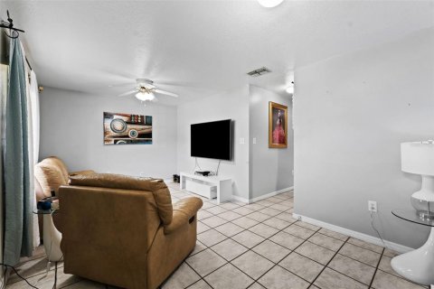 Townhouse in Tampa, Florida 3 bedrooms, 92.9 sq.m. № 1436907 - photo 3