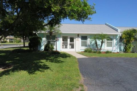 Copropriété à louer à Bradenton, Floride: 2 chambres, 118.17 m2 № 231548 - photo 1