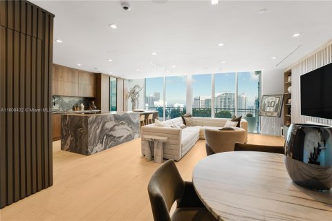 Condo in Miami, Florida, 2 bedrooms  № 1232078 - photo 2