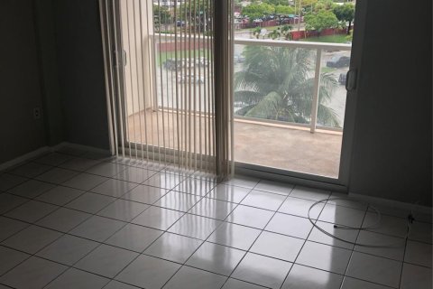 Condominio en venta en Miami, Florida, 1 dormitorio, 79.99 m2 № 1116841 - foto 28