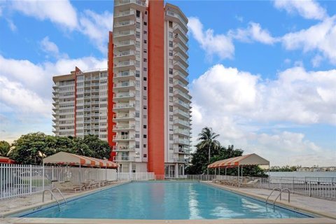 Condominio en venta en Miami, Florida, 1 dormitorio, 79.99 m2 № 1116841 - foto 15