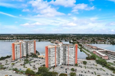 Condominio en venta en Miami, Florida, 1 dormitorio, 79.99 m2 № 1116841 - foto 7