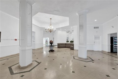 Condominio en venta en Miami, Florida, 1 dormitorio, 79.99 m2 № 1116841 - foto 2