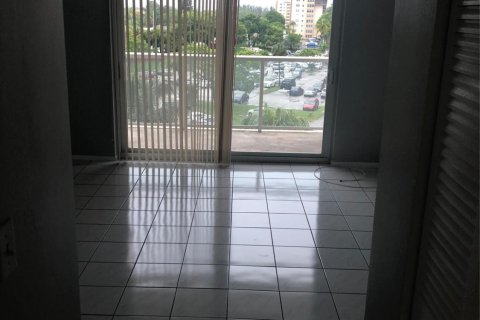 Condominio en venta en Miami, Florida, 1 dormitorio, 79.99 m2 № 1116841 - foto 30