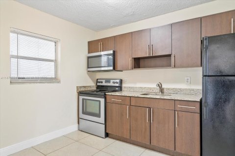 Commercial property in Miami, Florida № 781913 - photo 20