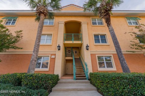 Condo in Jacksonville Beach, Florida, 3 bedrooms  № 869633 - photo 2