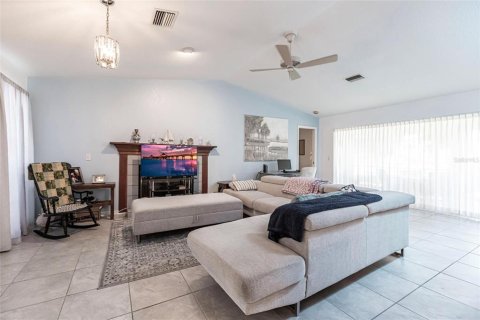 Villa ou maison à vendre à Punta Gorda, Floride: 3 chambres, 172.98 m2 № 1251095 - photo 5