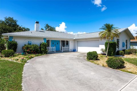 Villa ou maison à vendre à Punta Gorda, Floride: 3 chambres, 172.98 m2 № 1251095 - photo 1