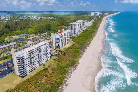 Condo in Hutchinson Island South, Florida, 2 bedrooms  № 1151650 - photo 10