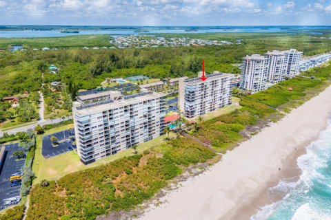 Condo in Hutchinson Island South, Florida, 2 bedrooms  № 1151650 - photo 30