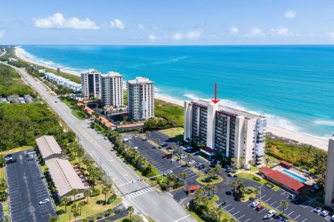 Condo in Hutchinson Island South, Florida, 2 bedrooms  № 1151650 - photo 23