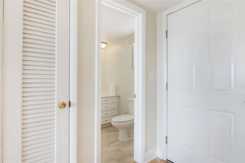 Condo in Miami, Florida, 1 bedroom  № 1151605 - photo 6