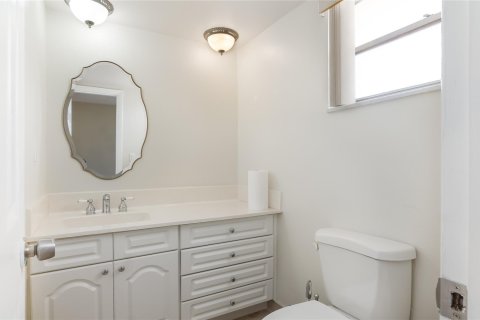 Condo in Miami, Florida, 1 bedroom  № 1151605 - photo 7