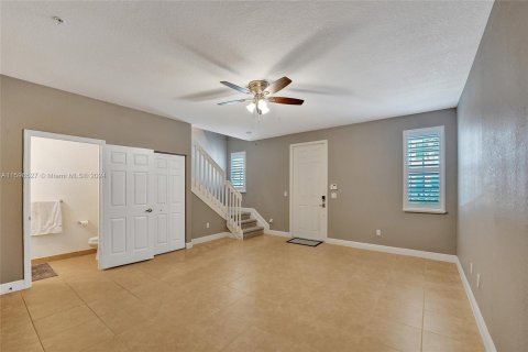 Touwnhouse à vendre à Miramar, Floride: 3 chambres, 178.28 m2 № 1207245 - photo 9