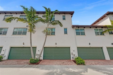 Townhouse in Miramar, Florida 3 bedrooms, 178.28 sq.m. № 1207245 - photo 3