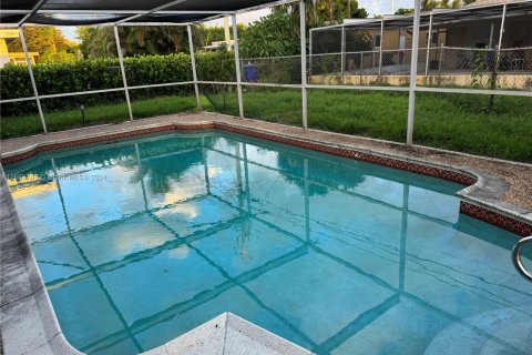 Casa en venta en Pembroke Pines, Florida, 4 dormitorios, 138.98 m2 № 1104166 - foto 26