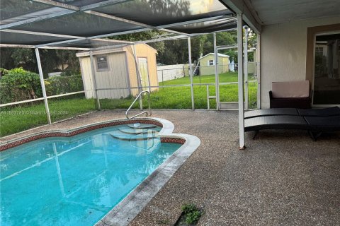 Casa en venta en Pembroke Pines, Florida, 4 dormitorios, 138.98 m2 № 1104166 - foto 25