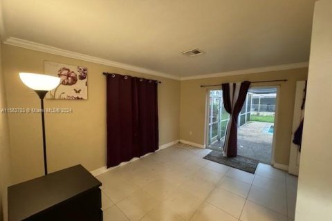 Casa en venta en Pembroke Pines, Florida, 4 dormitorios, 138.98 m2 № 1104166 - foto 4