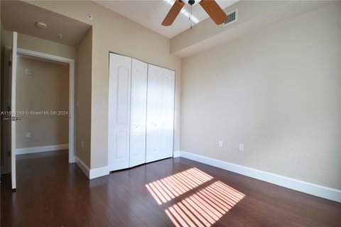 Condominio en venta en South Miami, Florida, 3 dormitorios, 108.14 m2 № 1104165 - foto 27