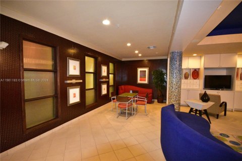 Condominio en venta en South Miami, Florida, 3 dormitorios, 108.14 m2 № 1104165 - foto 20