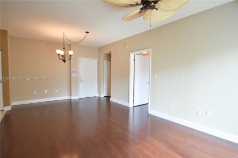 Condominio en venta en South Miami, Florida, 3 dormitorios, 108.14 m2 № 1104165 - foto 25