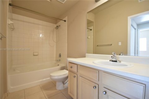 Condominio en venta en South Miami, Florida, 3 dormitorios, 108.14 m2 № 1104165 - foto 4