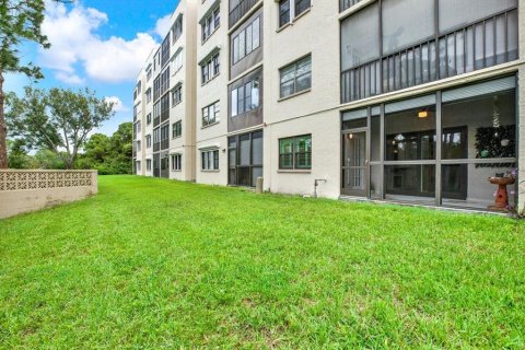 Condo in Saint Petersburg, Florida, 2 bedrooms  № 1371088 - photo 29