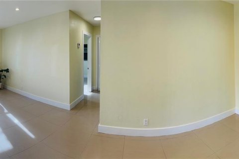 House in North Lauderdale, Florida 3 bedrooms, 112.97 sq.m. № 1282301 - photo 8