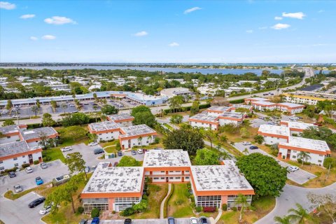 Condo in Stuart, Florida, 1 bedroom  № 1217371 - photo 5