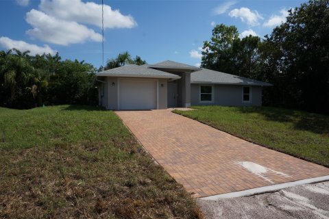 House in Lake Worth, Florida 3 bedrooms, 130.62 sq.m. № 1217511 - photo 18