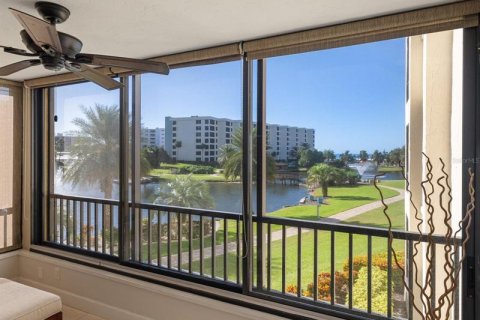 Condominio en alquiler en Sarasota, Florida, 2 dormitorios, 126.44 m2 № 251909 - foto 26