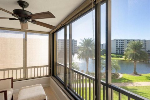 Condo in Sarasota, Florida, 2 bedrooms  № 251909 - photo 27