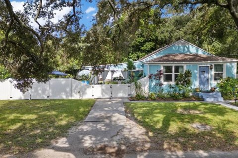 Villa ou maison à vendre à Tampa, Floride: 2 chambres, 89.19 m2 № 1336735 - photo 1