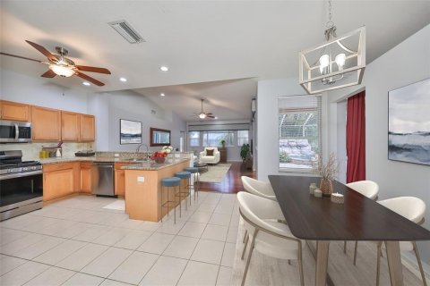 Casa en venta en Valrico, Florida, 5 dormitorios, 228.54 m2 № 1260237 - foto 11