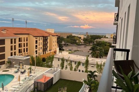 Condominio en venta en Saint Petersburg, Florida, 2 dormitorios, 137.77 m2 № 1346646 - foto 8