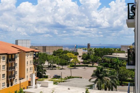 Condominio en venta en Saint Petersburg, Florida, 2 dormitorios, 137.77 m2 № 1346646 - foto 11