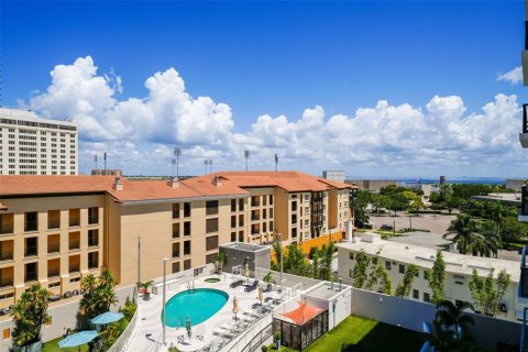 Condo in Saint Petersburg, Florida, 2 bedrooms  № 1346646 - photo 10