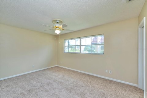 Condo in Dunedin, Florida, 2 bedrooms  № 1346644 - photo 6