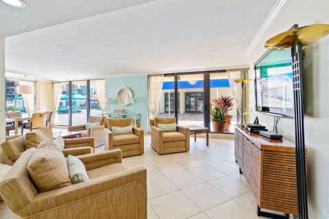 Condominio en venta en Riviera Beach, Florida, 2 dormitorios, 186.83 m2 № 945669 - foto 19