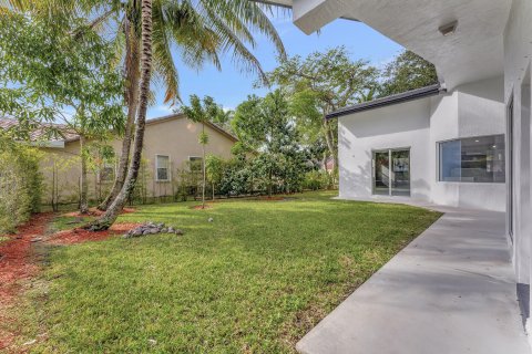 House in Coral Springs, Florida 4 bedrooms, 224.27 sq.m. № 945668 - photo 1