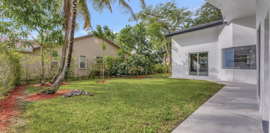 Villa ou maison à Coral Springs, Floride 4 chambres, 224.27 m2 № 945668