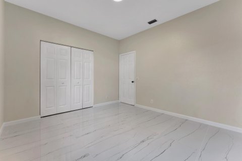 Villa ou maison à vendre à Coral Springs, Floride: 4 chambres, 224.27 m2 № 945668 - photo 14