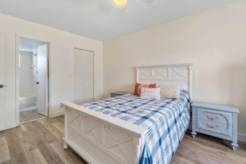 Condominio en venta en Palm Springs, Florida, 1 dormitorio, 83.7 m2 № 1146059 - foto 16