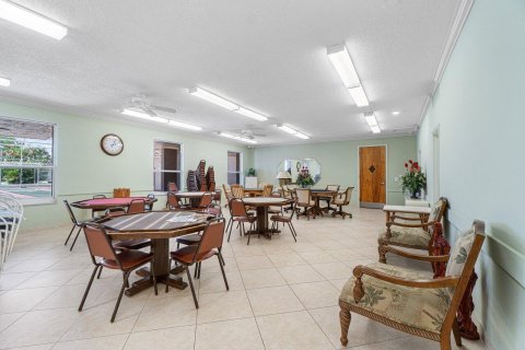 Condominio en venta en Palm Springs, Florida, 1 dormitorio, 83.7 m2 № 1146059 - foto 1